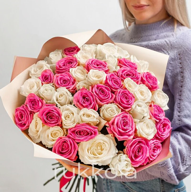51 белая и розовая роза